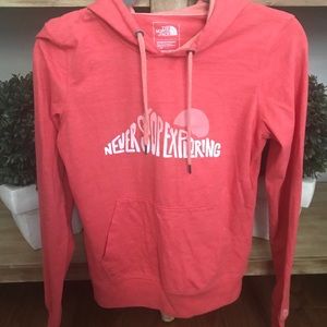 North face like new shirt; thin, soft material.